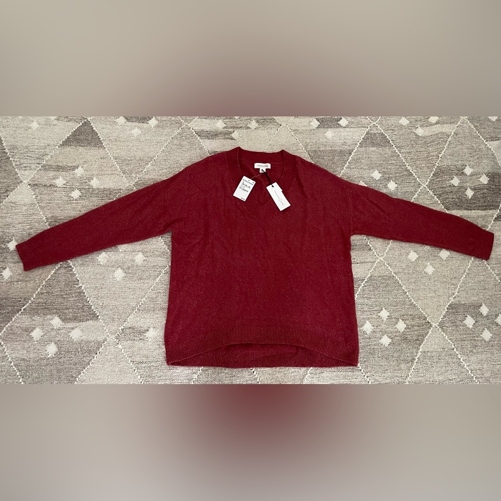 Treasure & Bond NWT, v-neck sweater, size medium, color is red sun